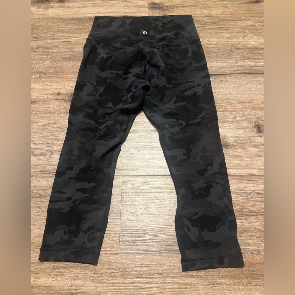 Lululemon Align Crop 21” Incognito Camo Multi Grey Size 8 - Picture 13 of 15